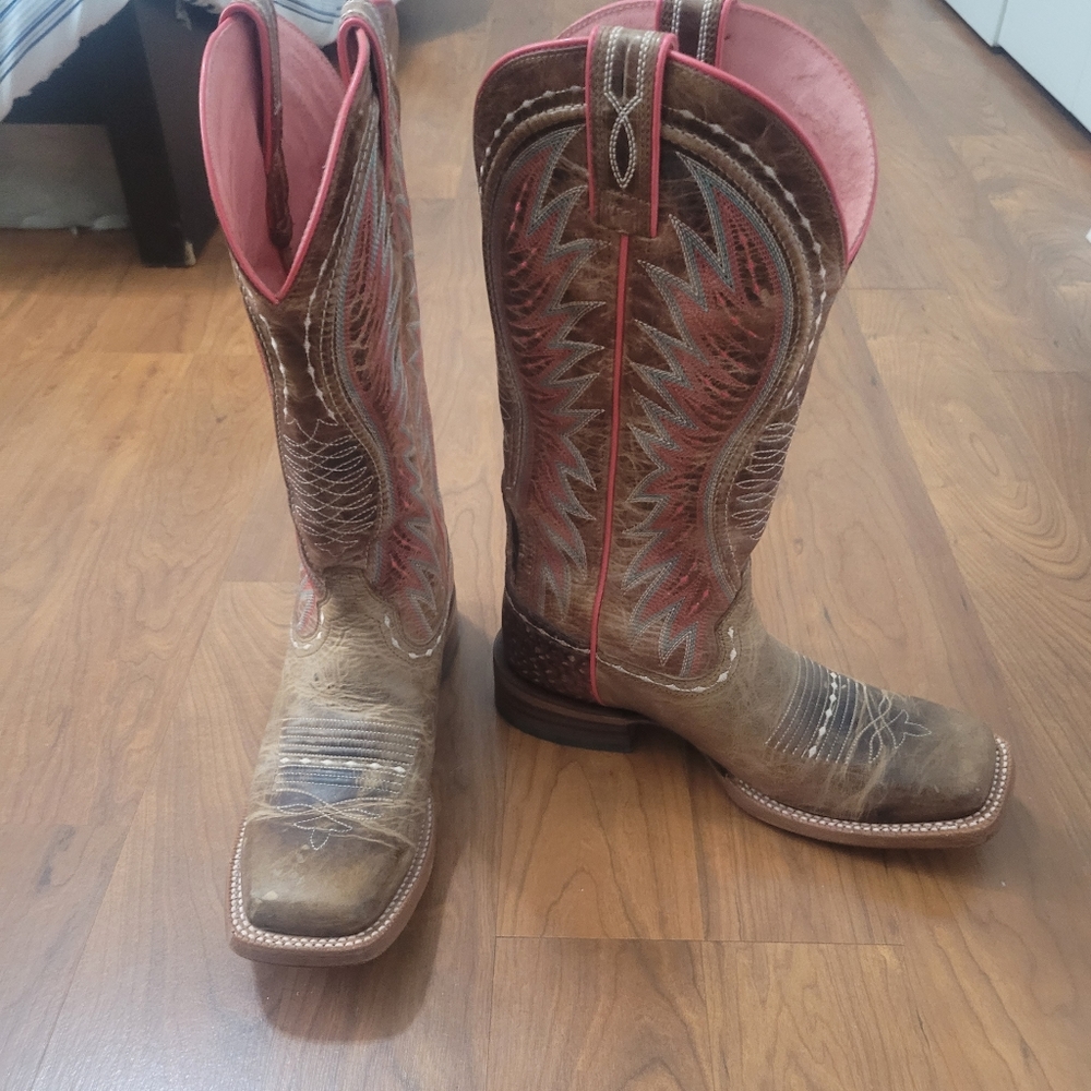 Ariat boots only worn once!